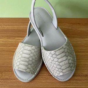 NEW Reaction by Kenneth Cole Sandals Size 8